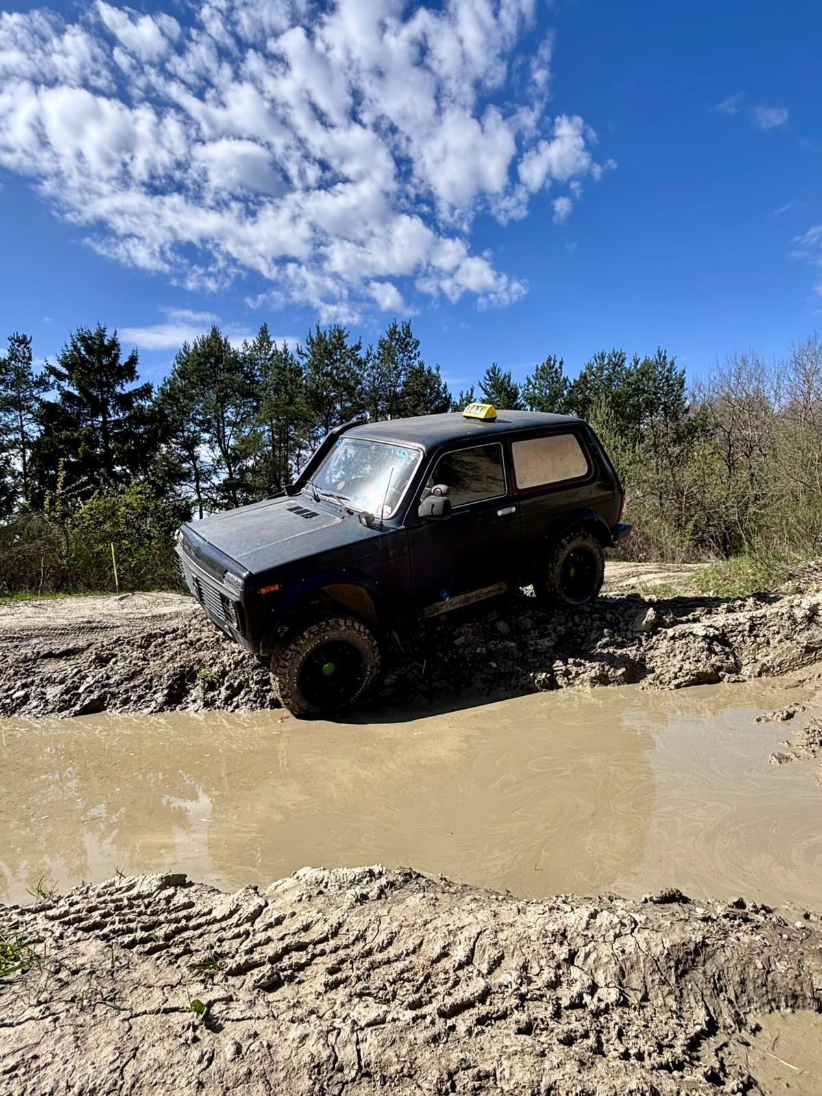 Renntaxi Nürburgring Offroad Lada bei Offroad am Nürburgring